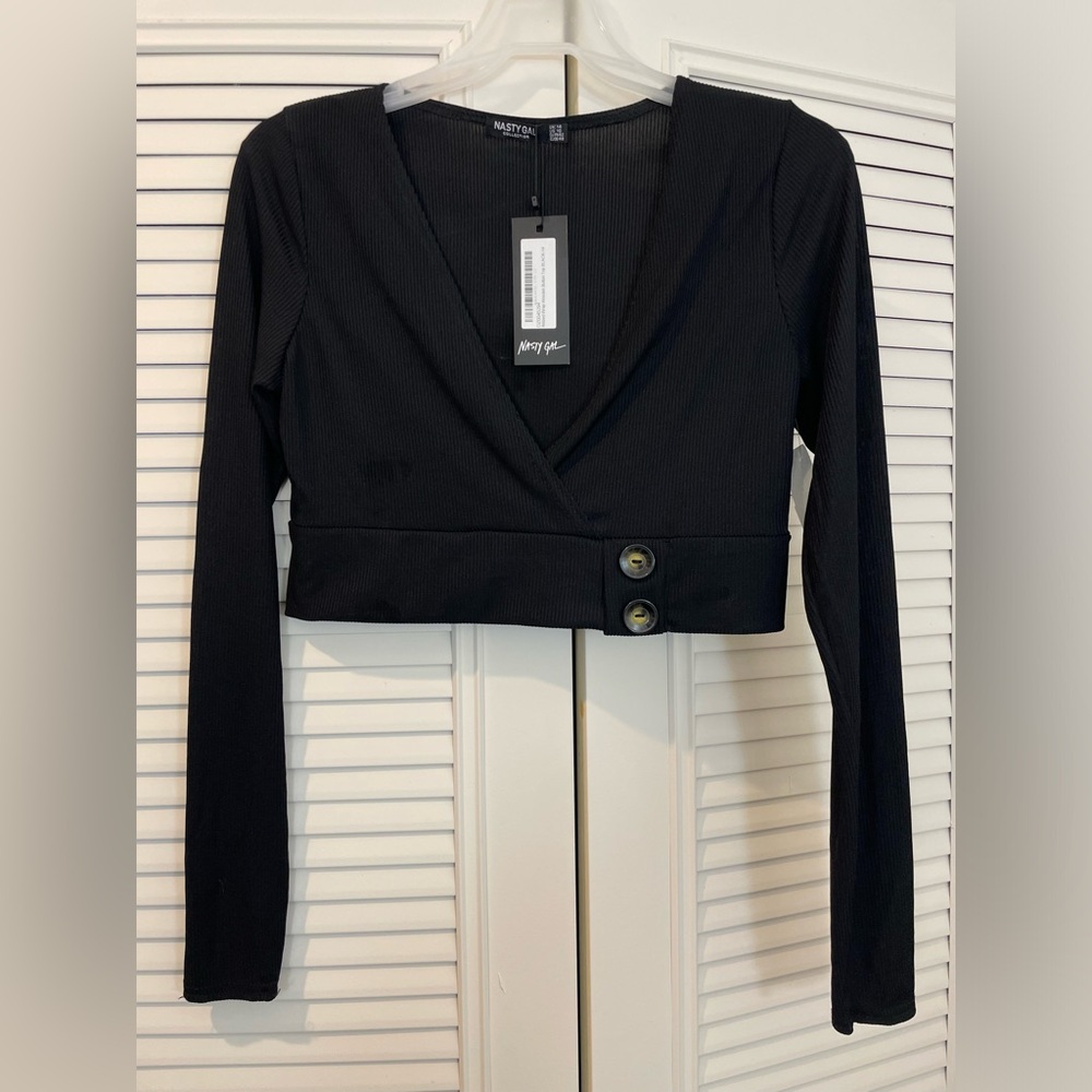Black long sleeve crop top